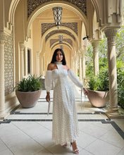 Load image into Gallery viewer, Jasmine set (White)