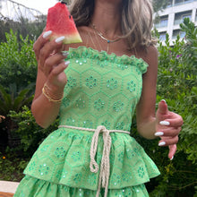 Load image into Gallery viewer, Daisy (green)