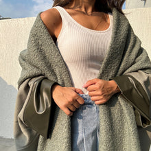 Load image into Gallery viewer, Reversible Bisht (green)