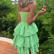 Load image into Gallery viewer, Daisy (green)