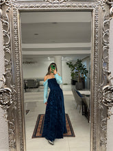 Load image into Gallery viewer, Velvet Jasmine (Blue)