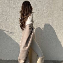 Load image into Gallery viewer, Reversible Bisht (white)