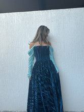 Load image into Gallery viewer, Velvet Jasmine (Blue)