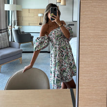 Load image into Gallery viewer, Bloom (pink ikat)