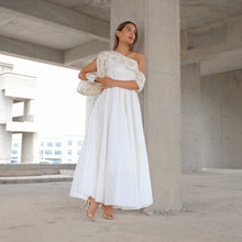 Load image into Gallery viewer, Clio (White)