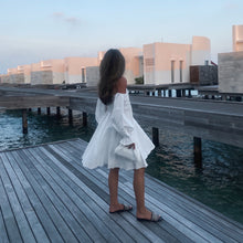 Load image into Gallery viewer, Flower girl (White)