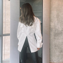 Load image into Gallery viewer, Front Slit Wool Shirt (White)