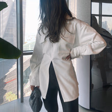 Load image into Gallery viewer, Front Slit Wool Shirt (White)