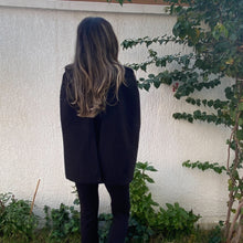 Load image into Gallery viewer, Cape Jacket / removable sleeves (Black)