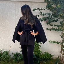 Load image into Gallery viewer, Cape Jacket / removable sleeves (Black)