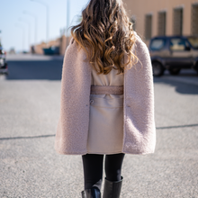 Load image into Gallery viewer, Cape Jacket / removable sleeves (Beige)