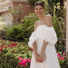 Load image into Gallery viewer, Flower girl (White)