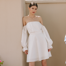 Load image into Gallery viewer, Flower girl (White)
