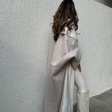 Load image into Gallery viewer, Reversible Bisht (white)
